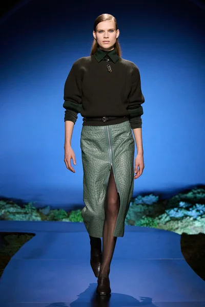 Look 33